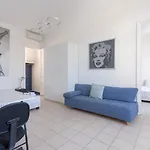 Carnot Prestige - Spacious & Central