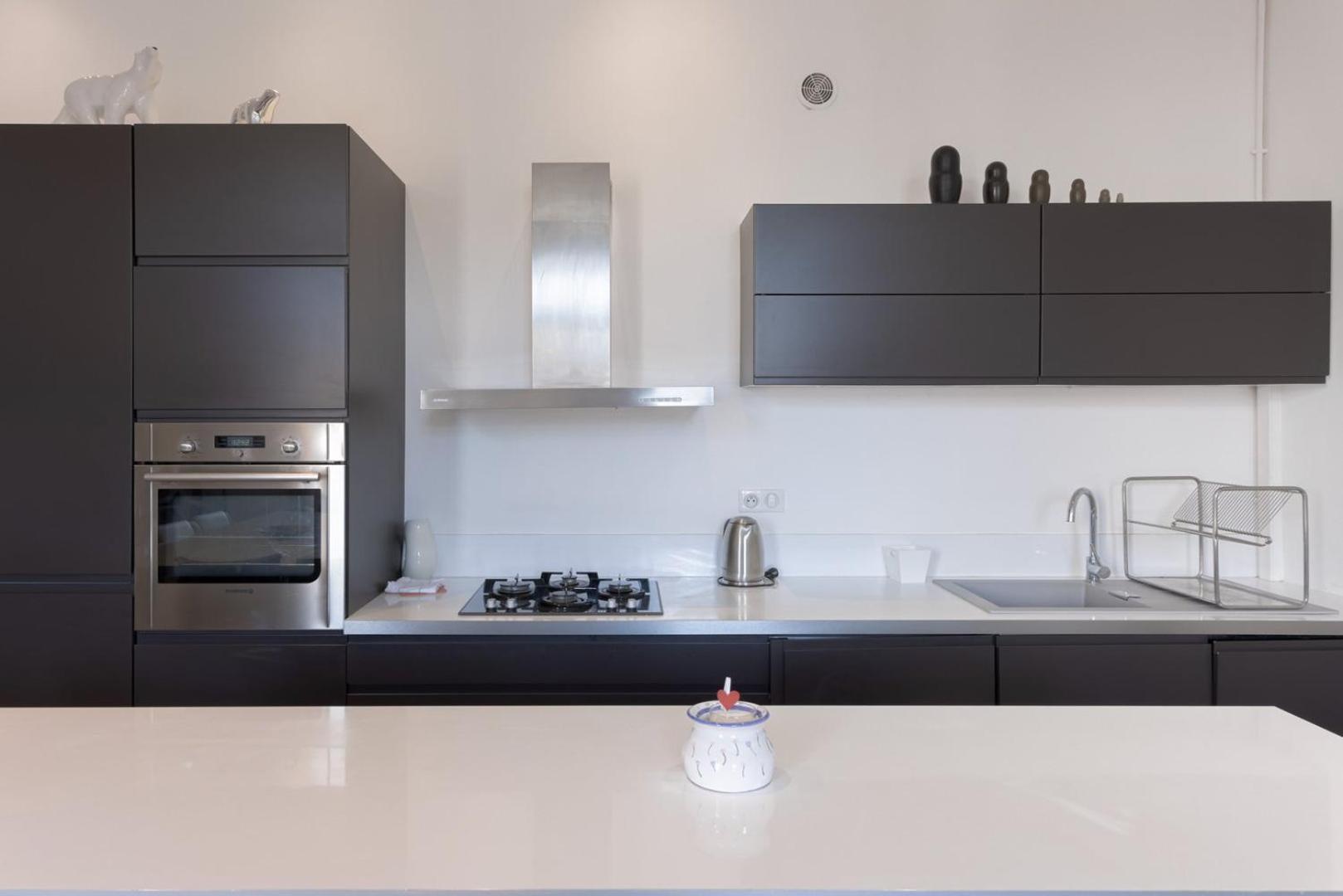 Carnot Prestige - Spacious & Appartement