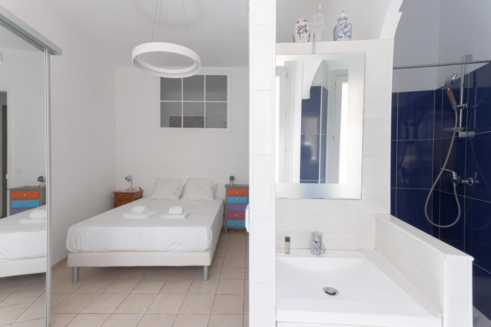 Carnot Prestige - Spacious & Appartement