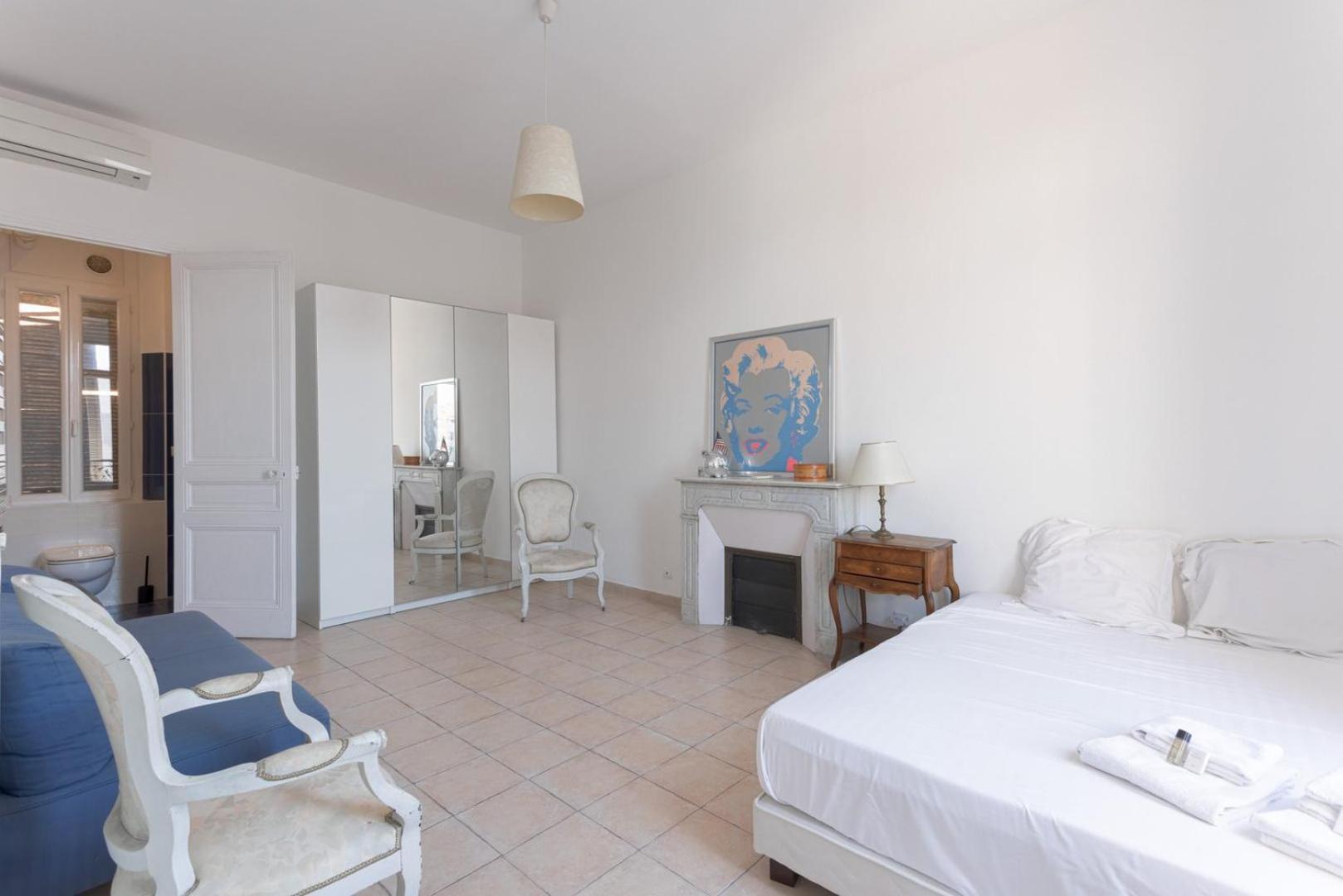 Carnot Prestige - Spacious & Appartement
